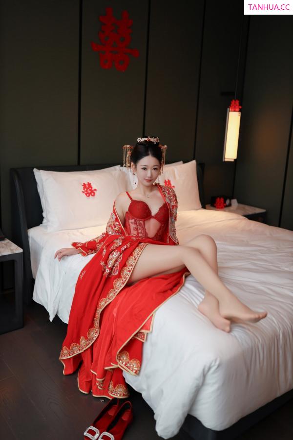唐安琪  [XiuRen]高清写真图 2024.08.05 No.8972 唐安琪 性感新娘装第28张图片